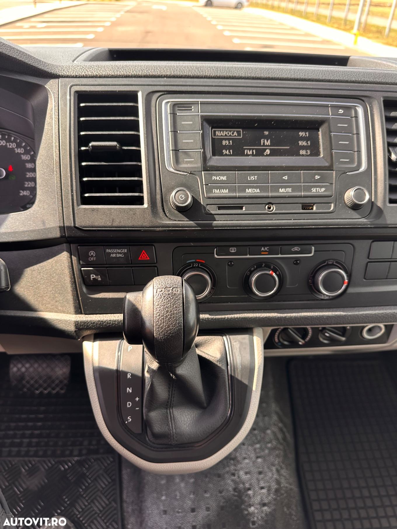 Volkswagen Transporter Pritsche DoKa TDI Lang DSG - 12