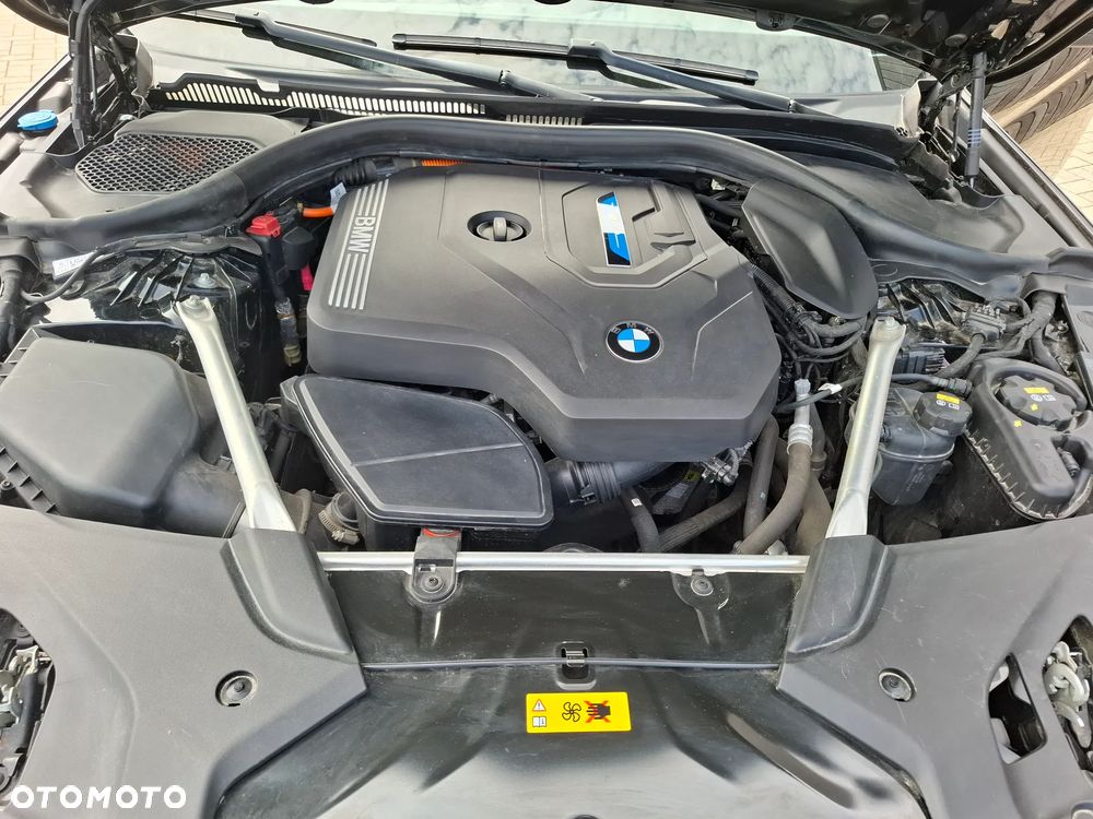 BMW Seria 5 530e Luxury Line sport - 15