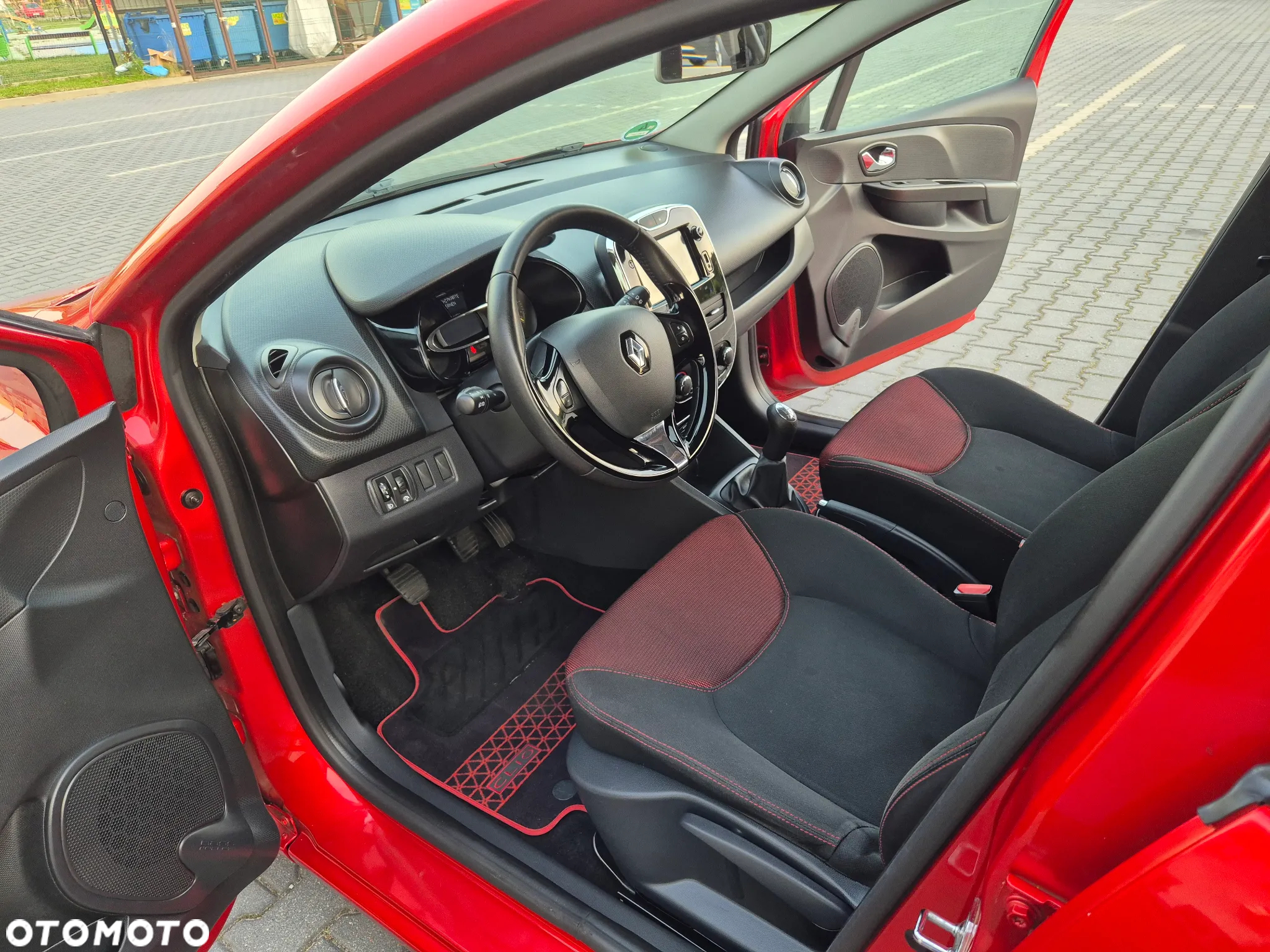 Renault Clio - 10