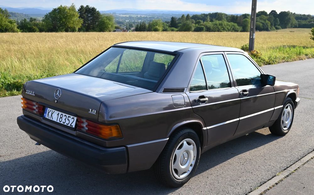 Mercedes-Benz W201 (190) - 6