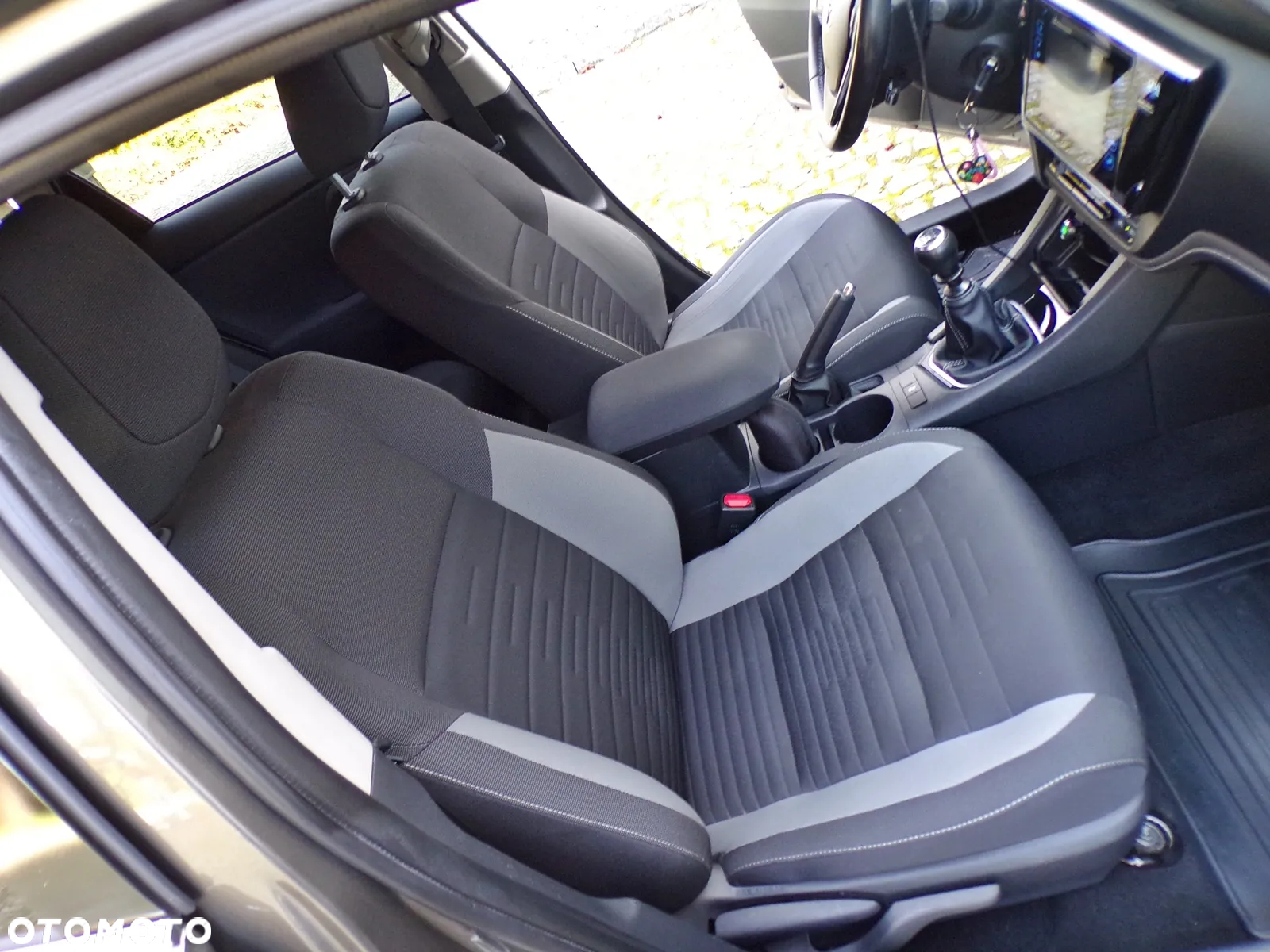 Toyota Auris 1.6 Comfort - 23