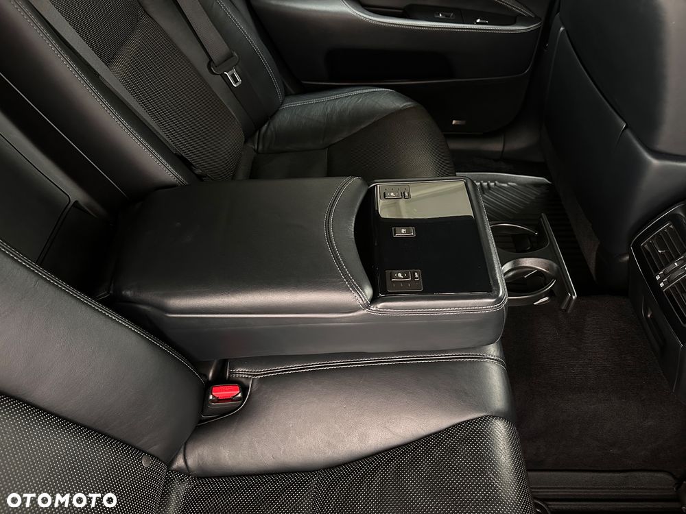 Lexus LS 600h F Sport - 24