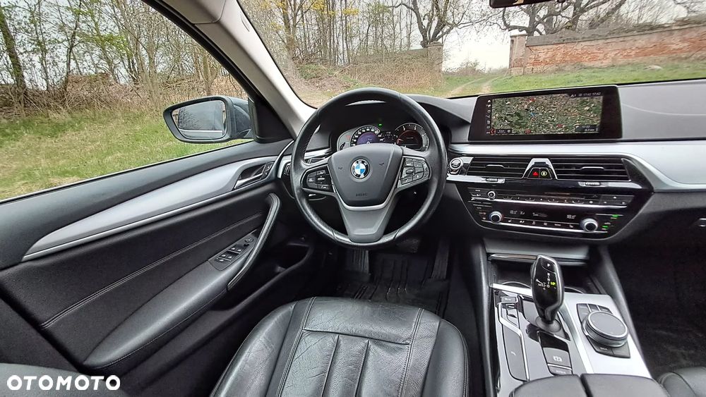 BMW Seria 5 520d M Sport Edition - 10