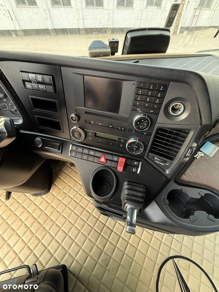 Mercedes-Benz 1845 ADR - 7