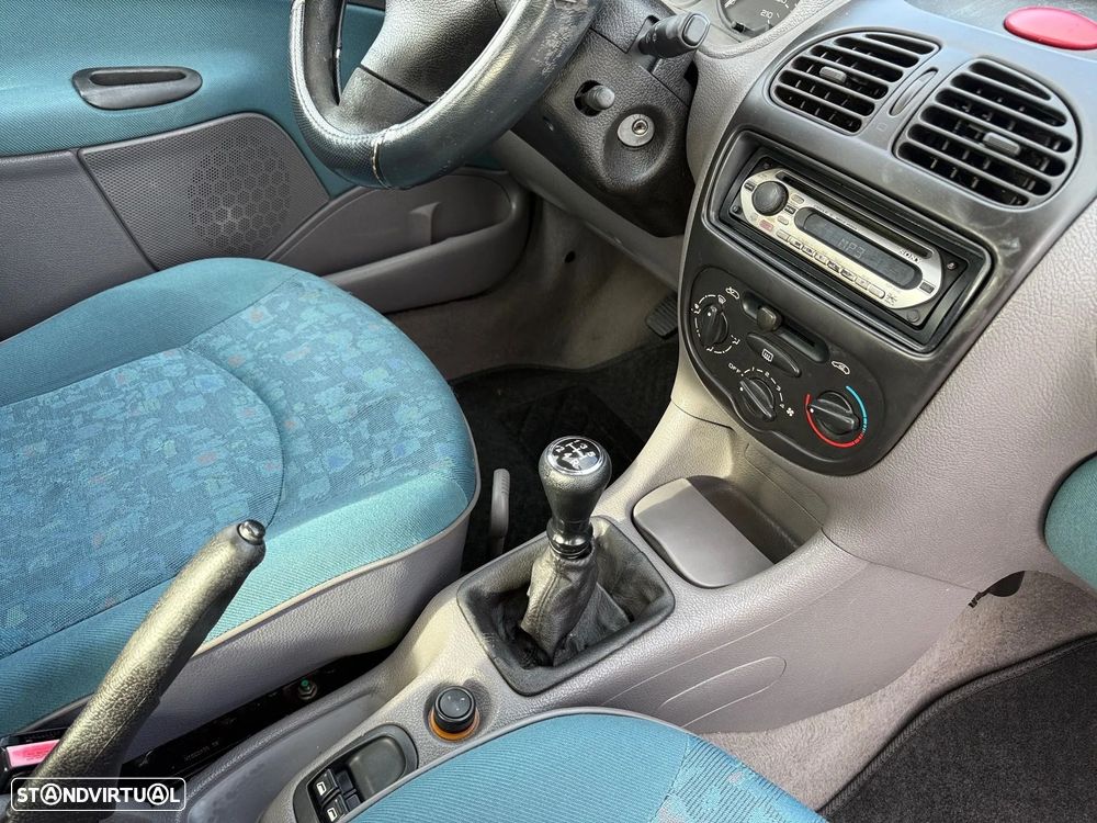 Peugeot 206 1.1 XT - 11