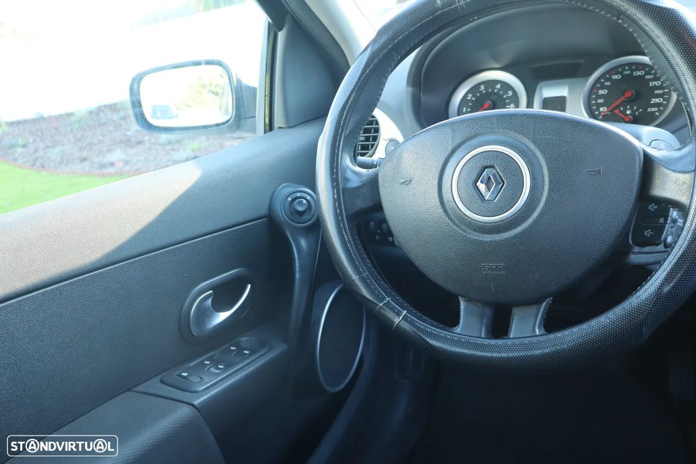 Renault Clio 1.2 16V Expression - 16