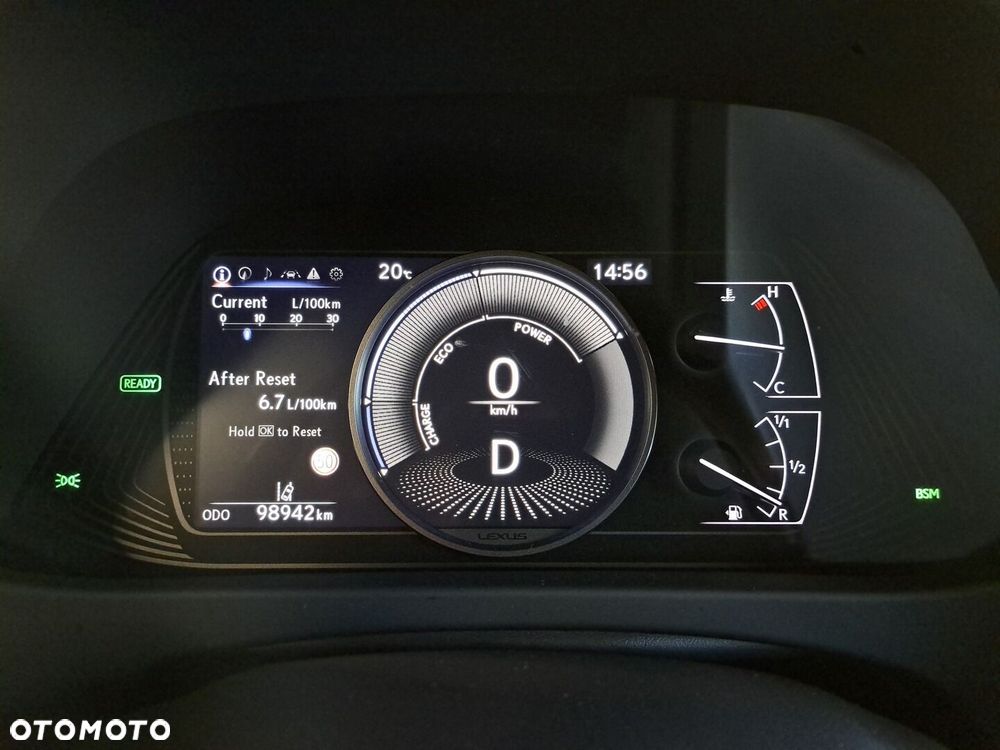 Lexus UX - 32