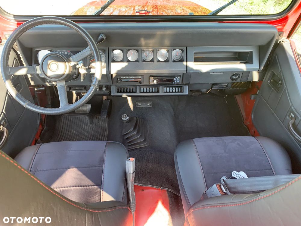 Jeep Wrangler - 24