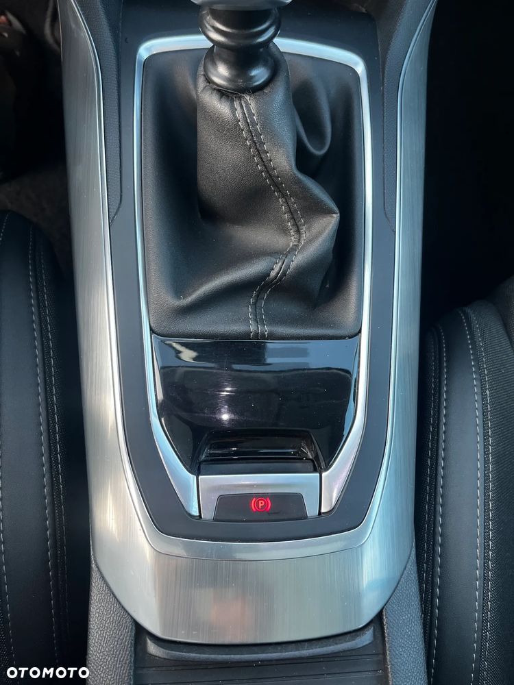 Peugeot 308 BlueHDi FAP 130 Stop & Start Allure Pack - 27