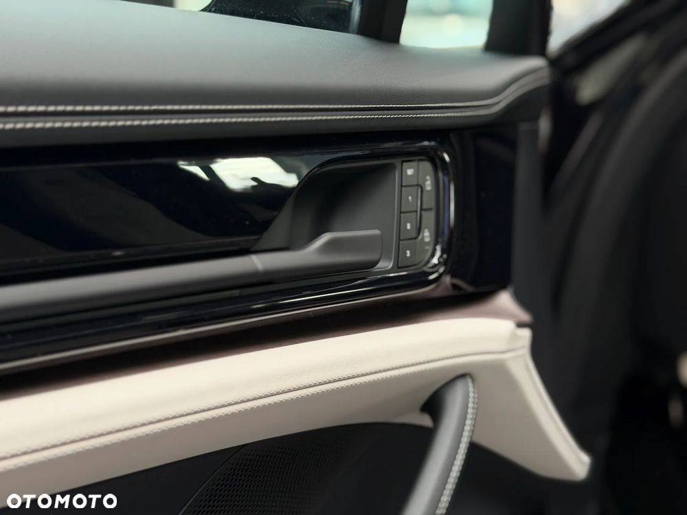 Porsche Panamera - 16