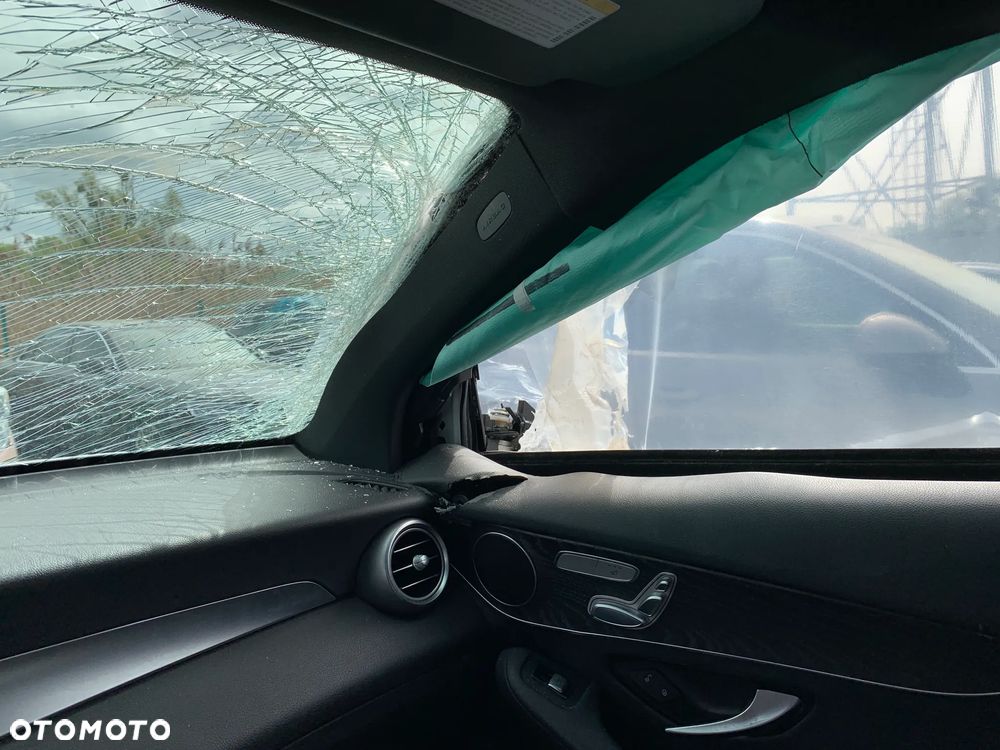 Mercedes-Benz GLC - 11