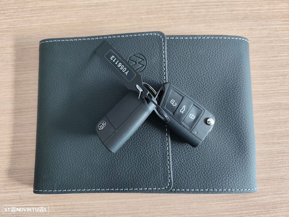 VW T-Cross 1.0 TSI Urban DSG - 37