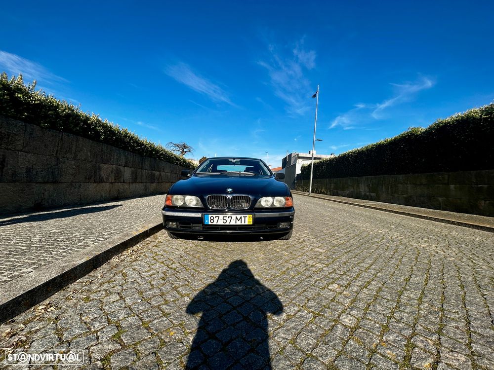 BMW 528 i - 8