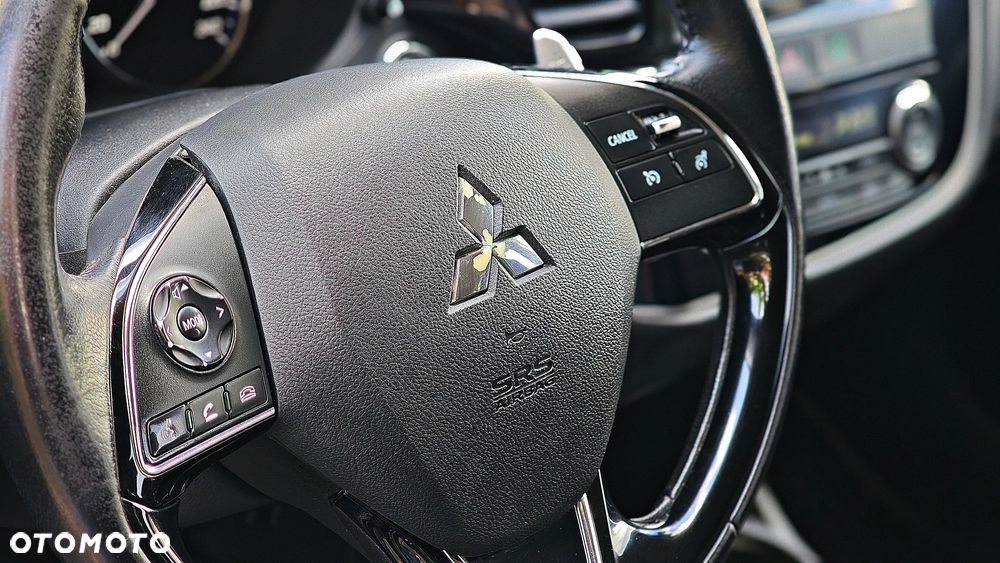 Mitsubishi Outlander - 13