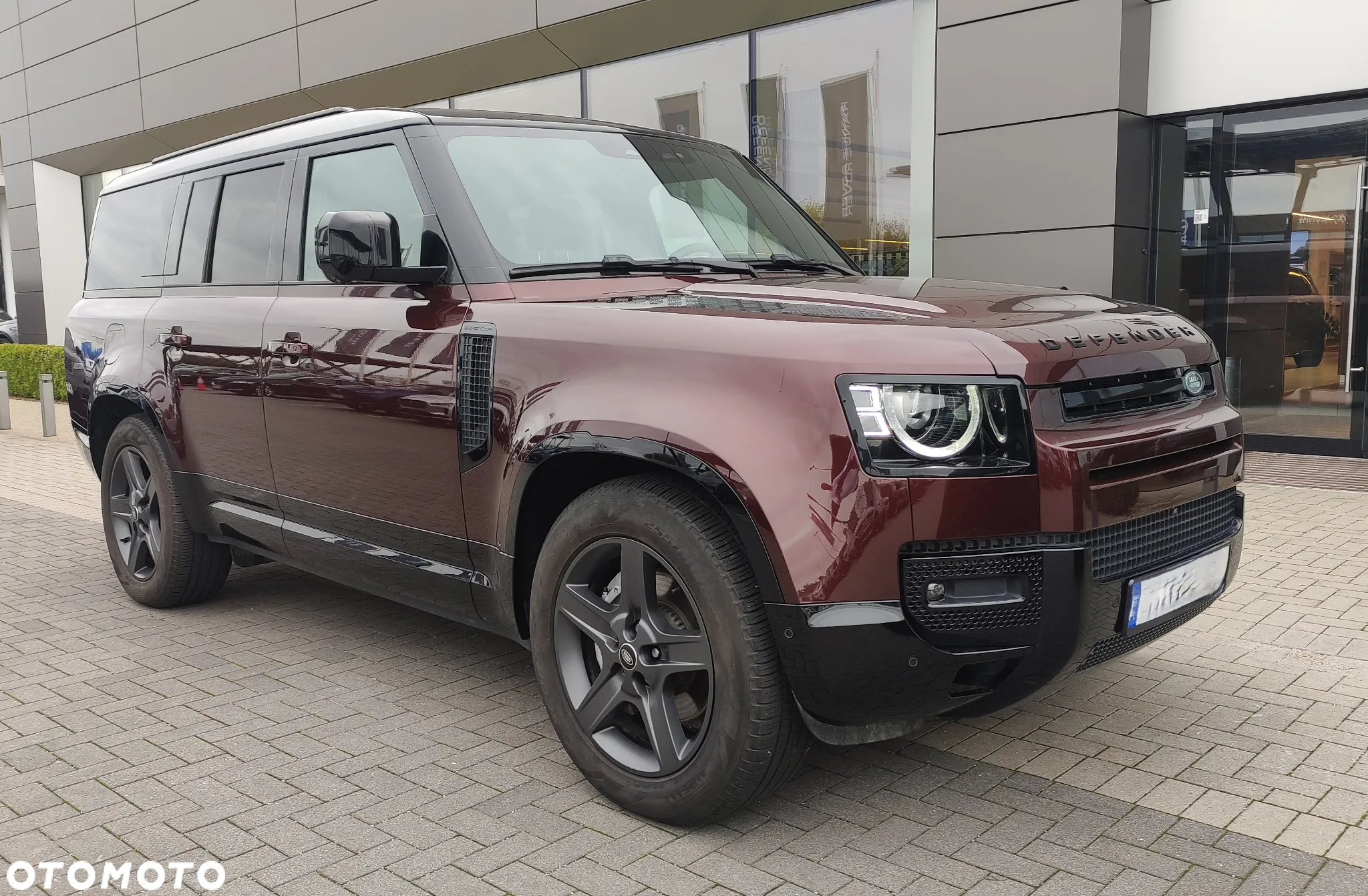 Land Rover Defender - 12