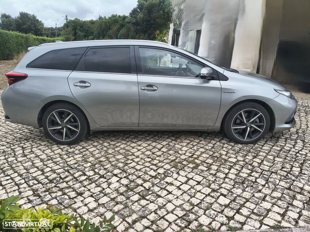 Toyota Auris Touring Sports 1.8 HSD Comfort +P.Techno+P.Sport - 2