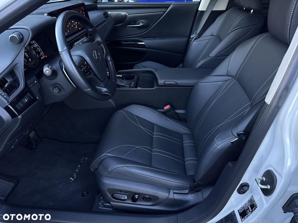 Lexus ES 300h Prestige - 12
