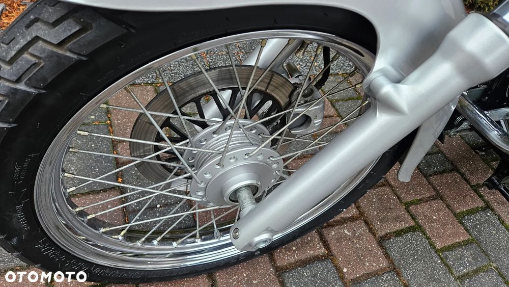 Suzuki Intruder - 27