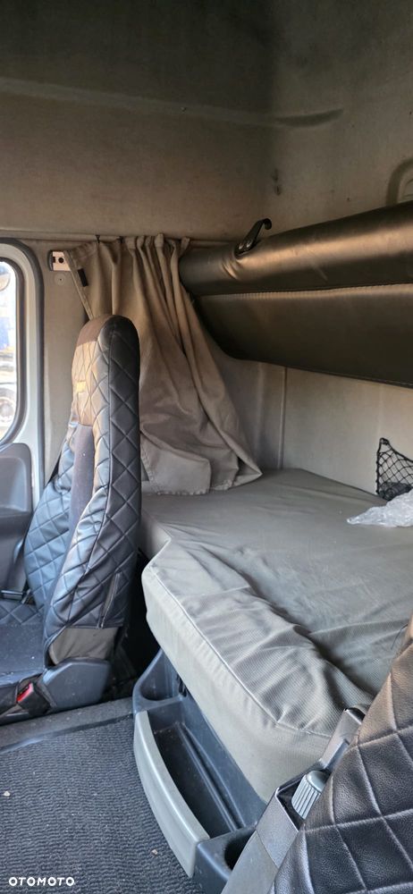 Renault Premium - 8