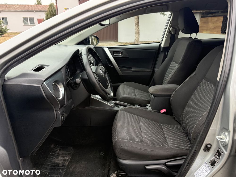 Toyota Auris - 11