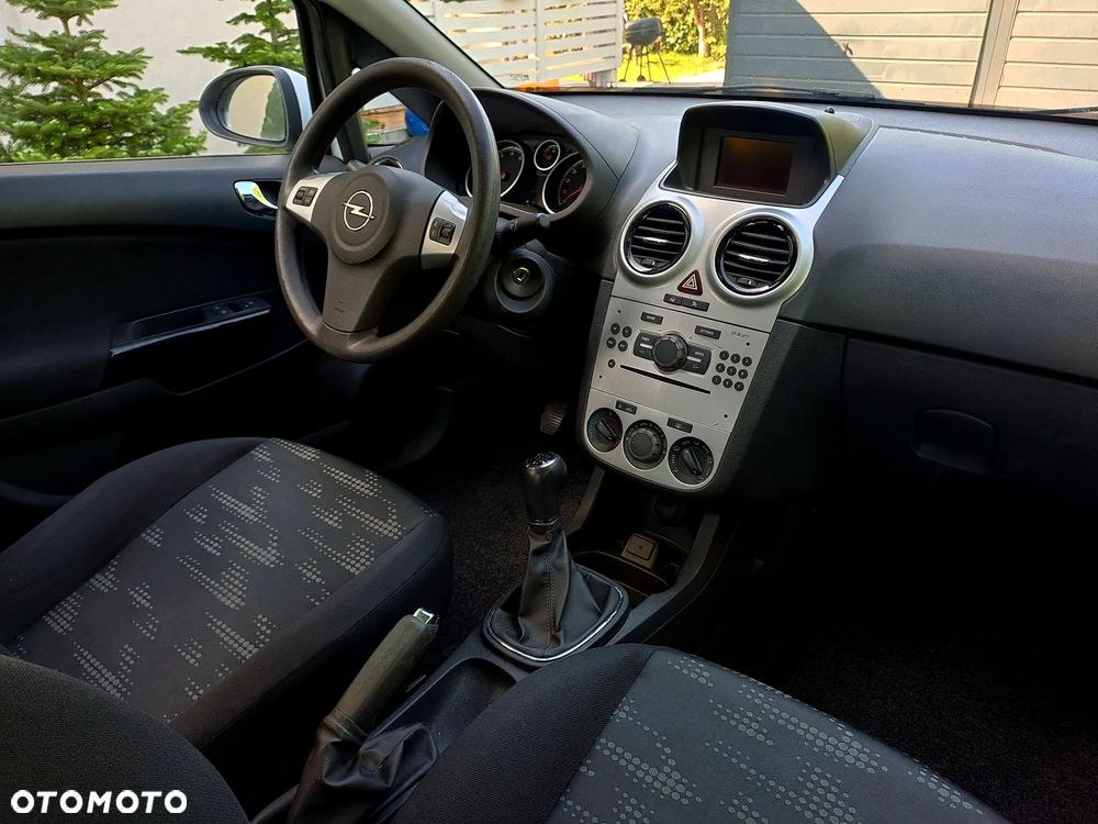 Opel Corsa 1.4 16V 150 Jahre - 10
