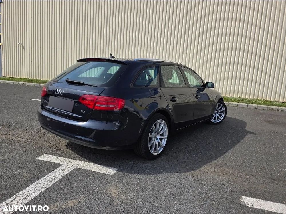 Audi A4 Limuzina 2.0 TDI DPF multitronic Attraction - 4