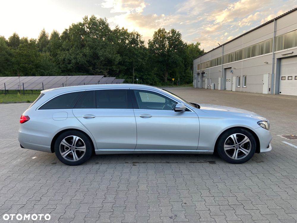Mercedes-Benz Klasa E 220 d 9G-TRONIC Exclusive - 5