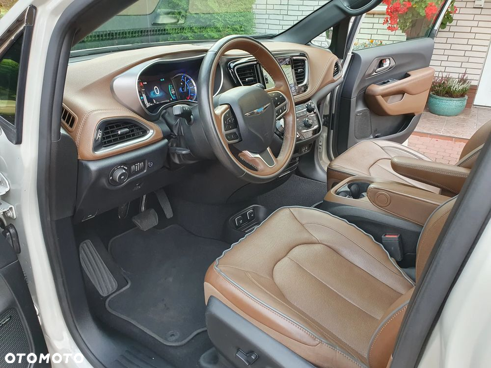 Chrysler Pacifica - 27