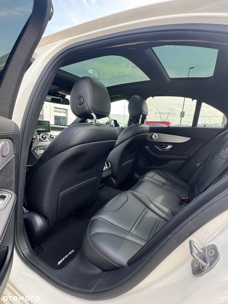 Mercedes-Benz Klasa C AMG 63 S AMG Speedshift 7G-MCT - 11