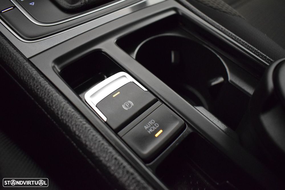 VW Golf Variant 1.6 TDi R-Line DSG - 17