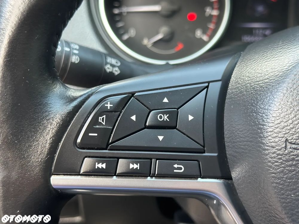 Nissan Qashqai 1.6 DIG-T N-Connecta - 17