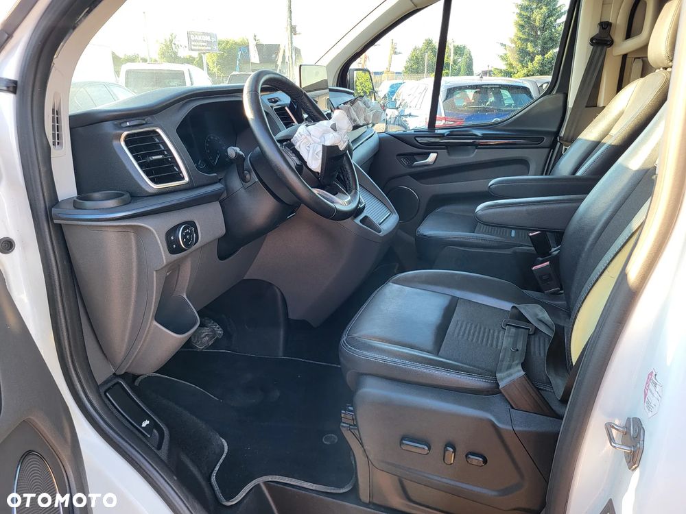 Ford Tourneo Custom - 10
