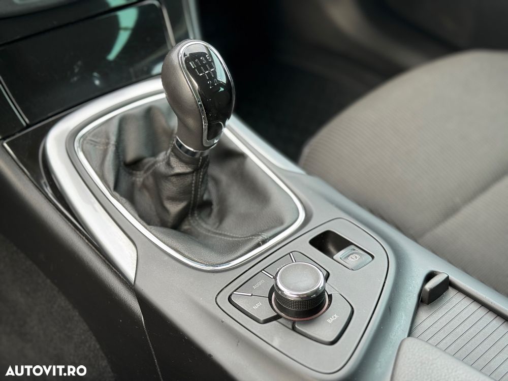 Opel Insignia 2.0 CDTI Sports Tourer Edition - 30