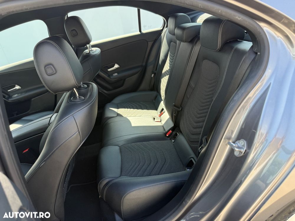 Mercedes-Benz A 200 d Sedan 8G-DCT Style - 17