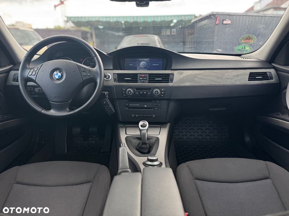 BMW Seria 3 318d DPF - 28
