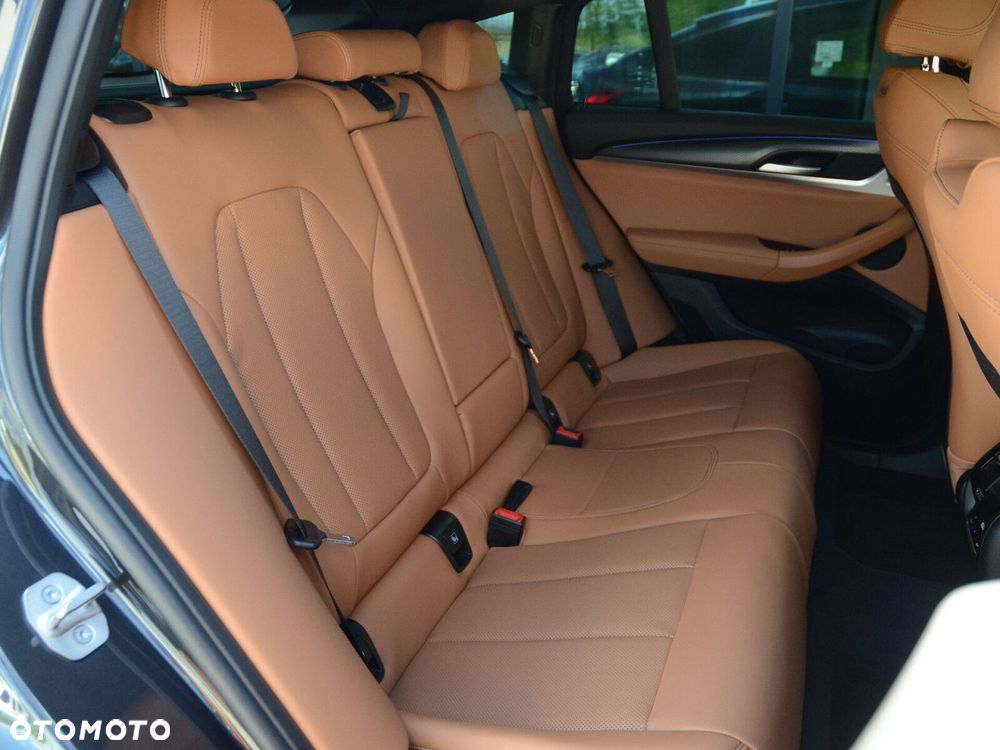 BMW X4 - 33