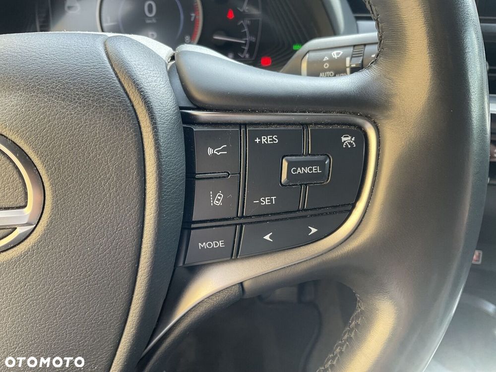 Lexus UX - 23