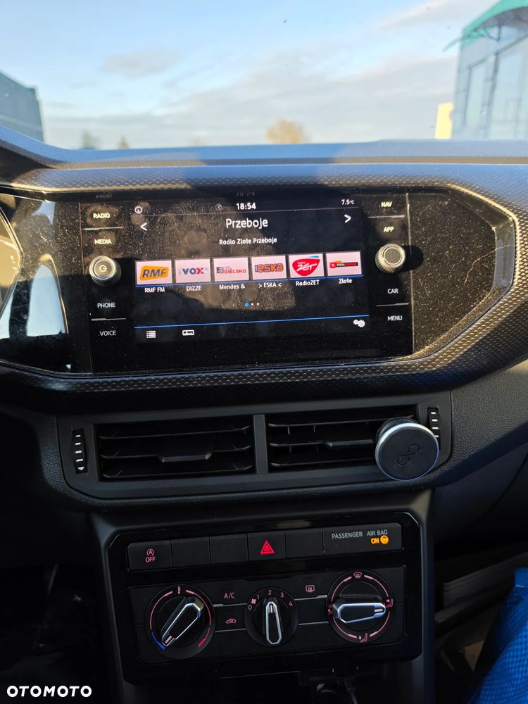 Volkswagen T-Cross - 11
