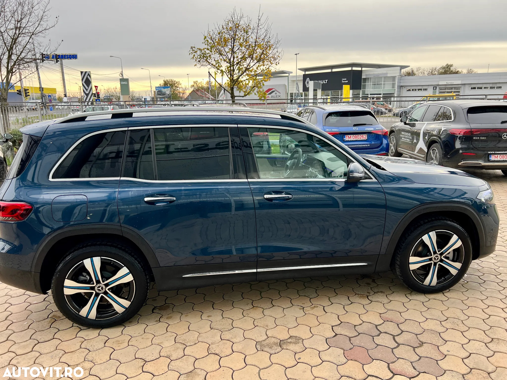 Mercedes-Benz EQB 300 4MATIC - 7