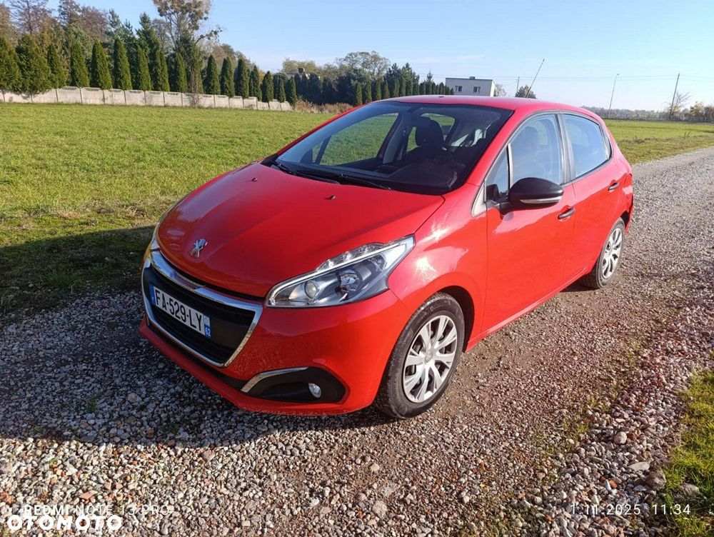 Peugeot 208 - 1