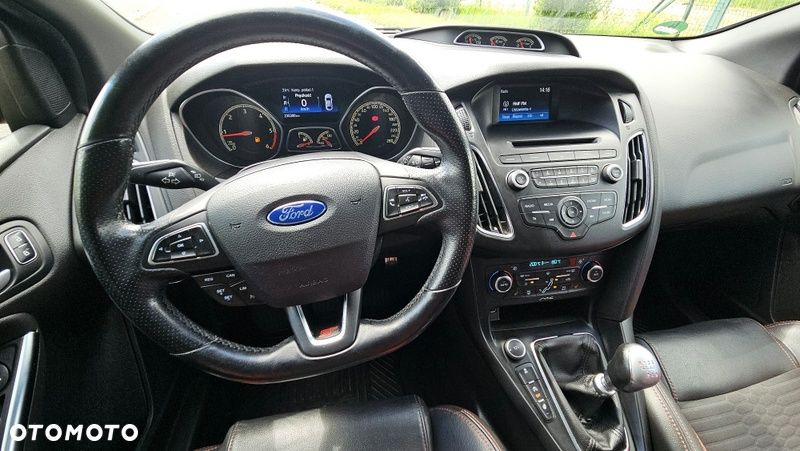 Ford Focus 2.0 TDCi ST - 25