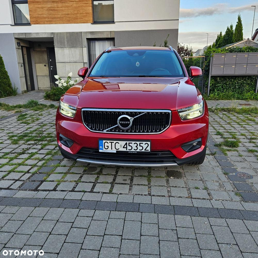 Volvo XC 40 T3 Momentum Pro - 2