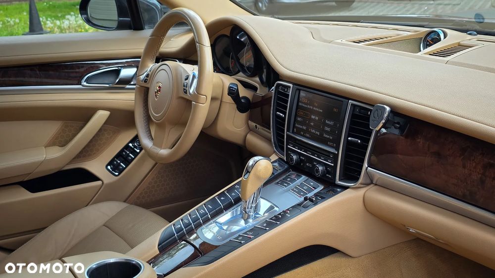 Porsche Panamera 4S - 20