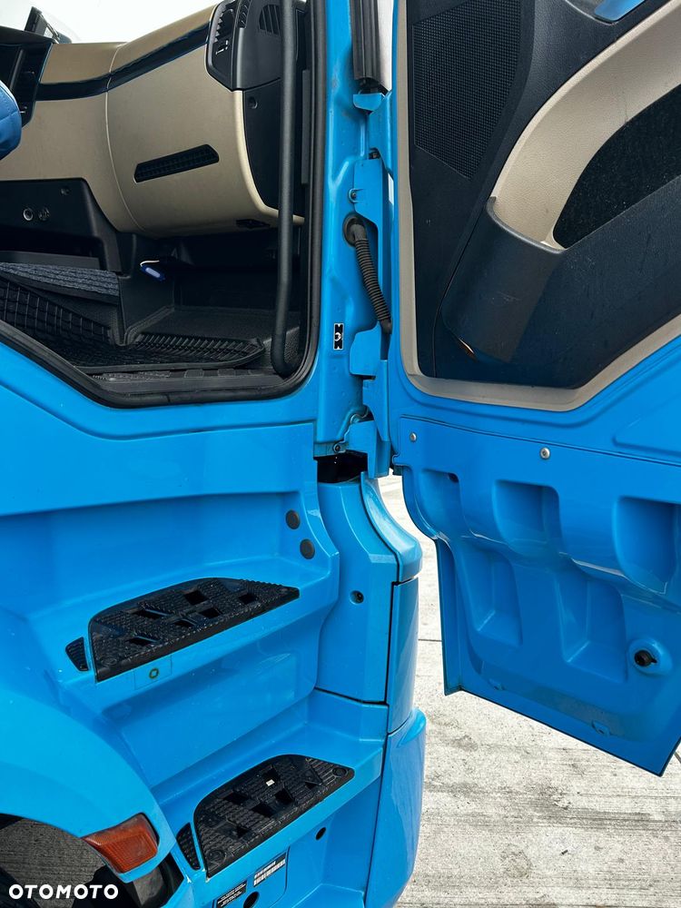 Mercedes-Benz 1832 - 14