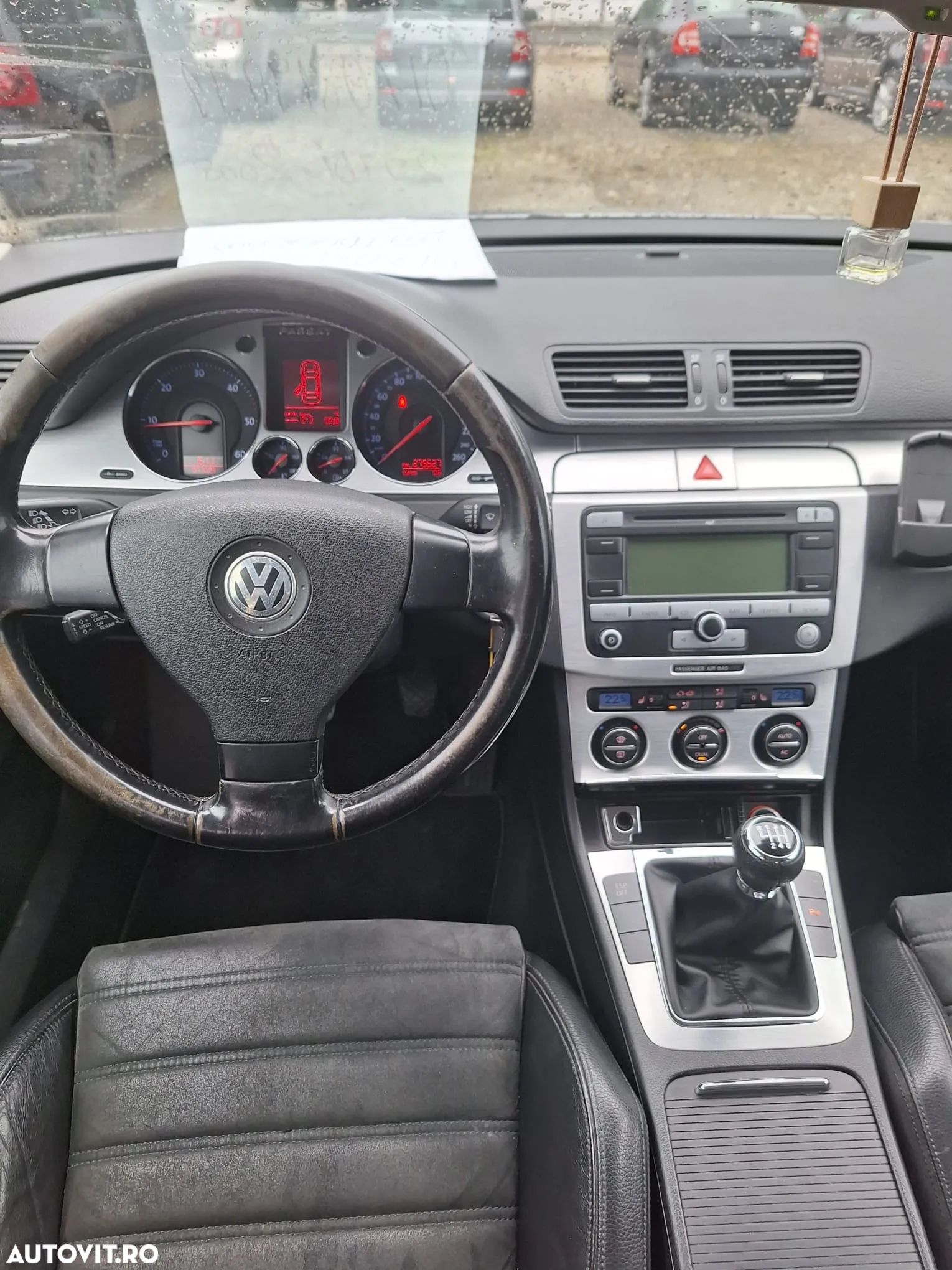 Volkswagen Passat 2.0 TDI DPF Highline - 8