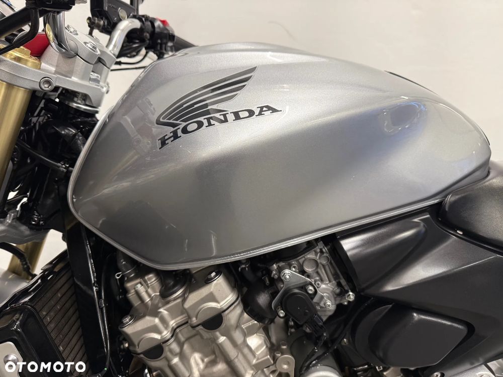 Honda Hornet - 22