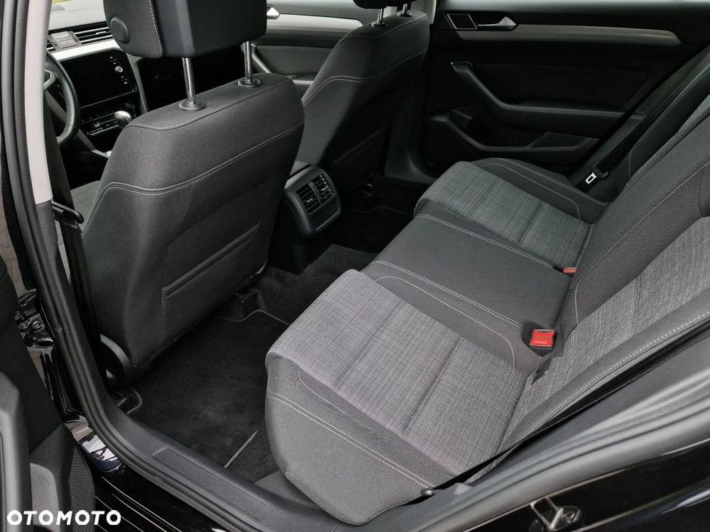 Volkswagen Passat 2.0 TSI Business DSG - 8
