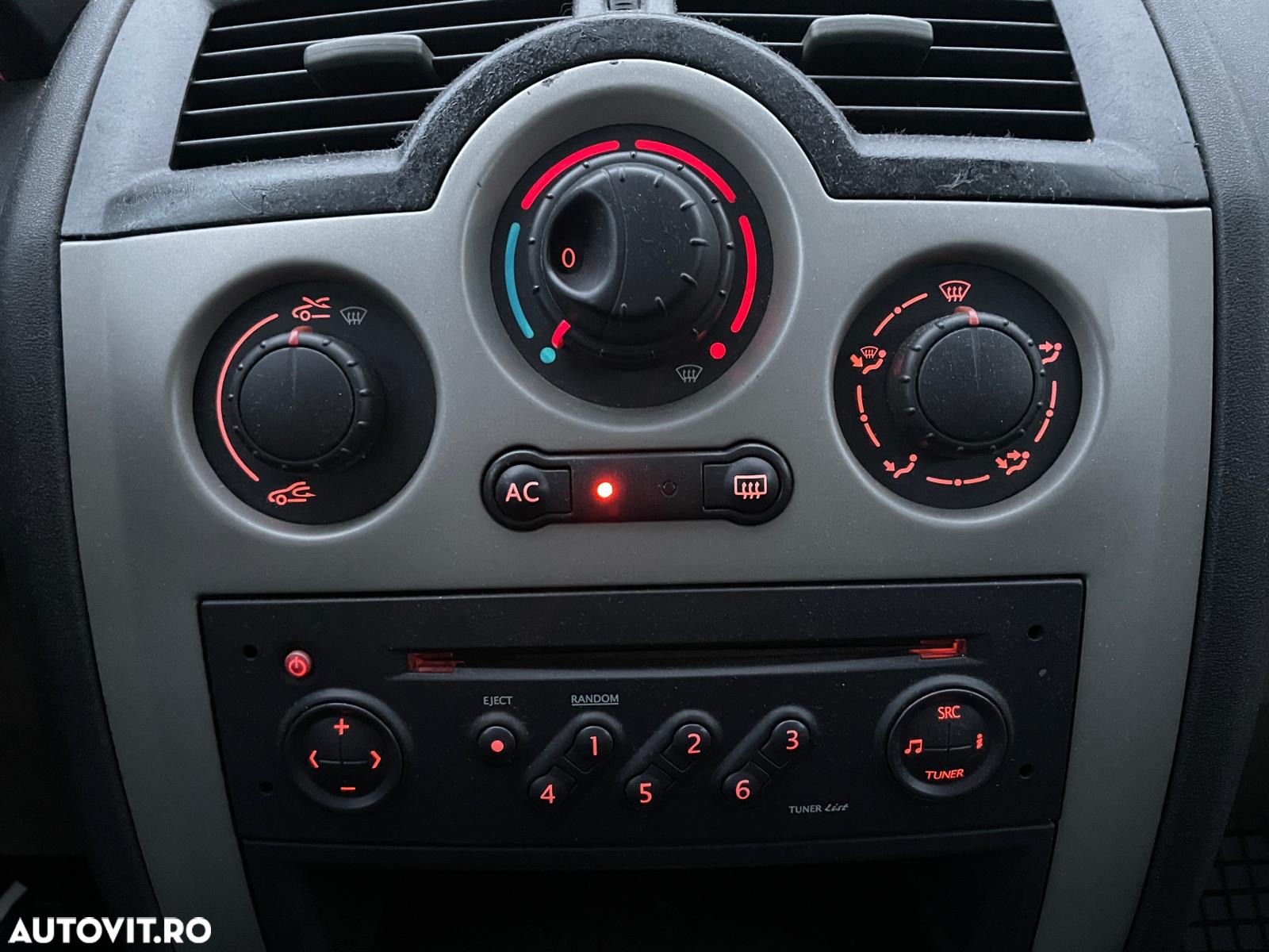 Renault Megane II Sedan 1.6 Influence - 11