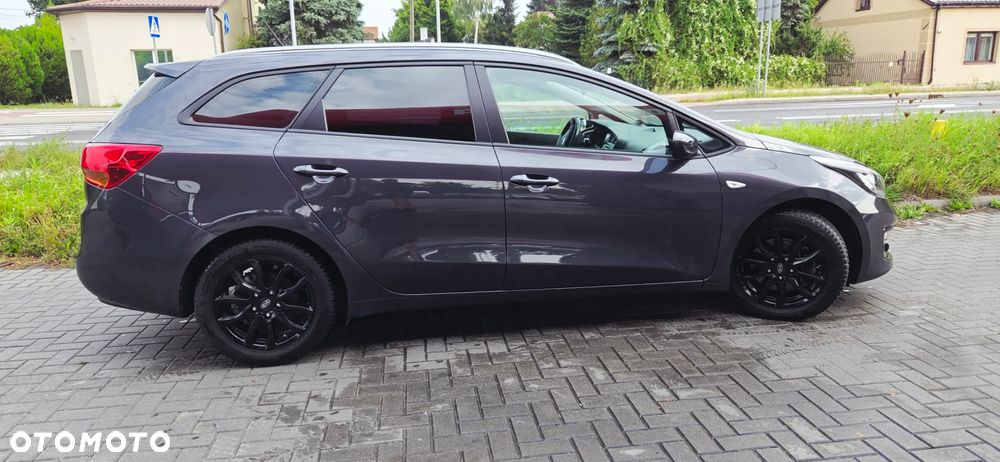 Kia Ceed 1.6 GDI ISG SW Dream Team Edition - 18