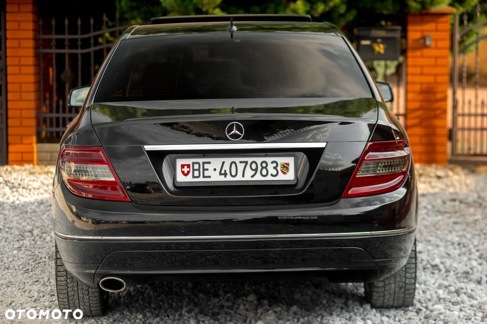 Mercedes-Benz Klasa C 250 CGI Automatik BlueEFFICIENCY Avantgarde - 11